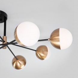 Потолочная люстра со стеклянными плафонами 70129/8 латунь Eurosvet