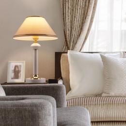 Настольный светильник с тканевым абажуром 60019/1 глянцевый белый Eurosvet