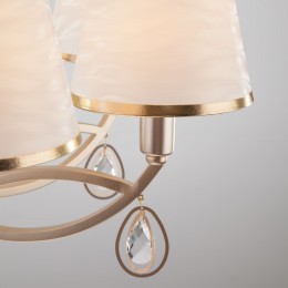 Подвесная люстра с тканевыми абажурами 60091/8 перламутровое золото Eurosvet