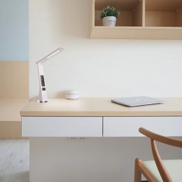 Настольный светодиодный светильник с сенсорным управлением и аккумулятором 80504/1 белый Eurosvet