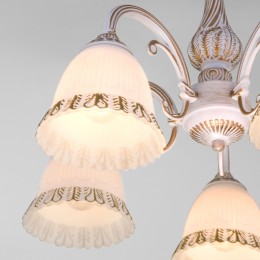 Потолочная люстра со стеклянными плафонами 60107/5 белый с золотом Eurosvet