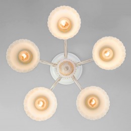 Потолочная люстра со стеклянными плафонами 60107/5 белый с золотом Eurosvet