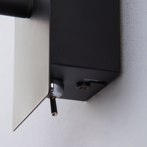 Настенный светодиодный светильник с поворотным плафоном 20066/1 LED черный/золото Eurosvet