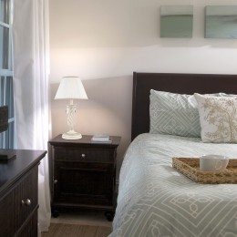 Настольный светильник с тканевым абажуром 01002/1 белый с золотом Eurosvet