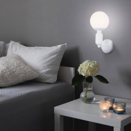 Настенный светильник со стеклянным плафоном 50251/1 белый Eurosvet