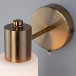 Настенный светильник со стеклянным плафоном 70160/1 латунь Eurosvet