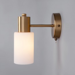 Настенный светильник со стеклянным плафоном 70160/1 латунь Eurosvet